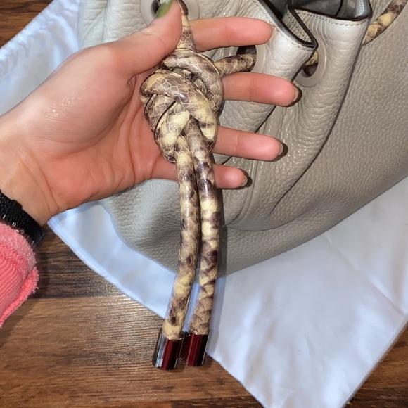 Michael Kors handbag ✨ includes FREE MK wristlet - Picture 9 of 12